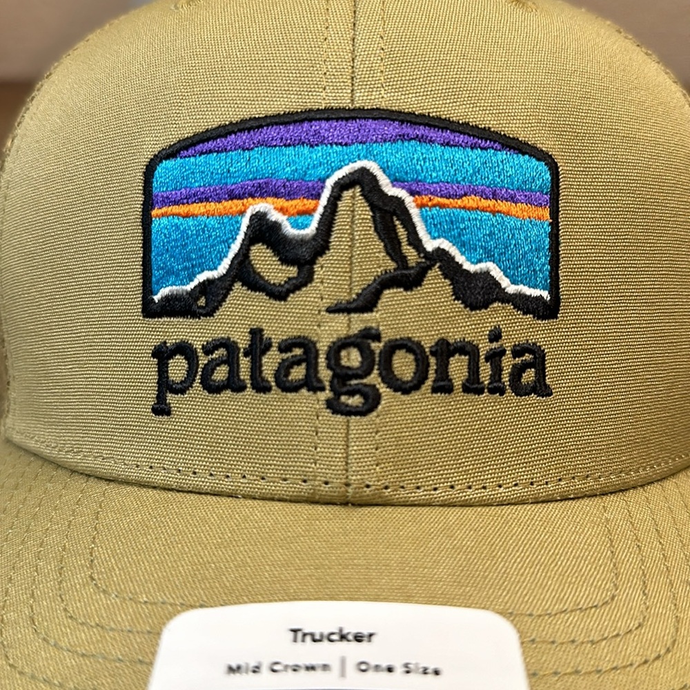 -SOLD- … NWT Patagonia Fitz Roy Horizons Trucker Hat